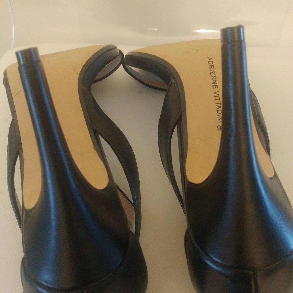 Heels - Picture 3 of 3